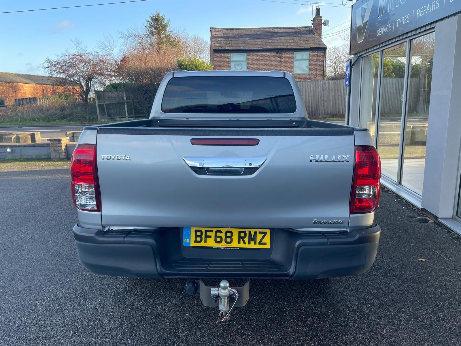 Toyota Hilux - image 6